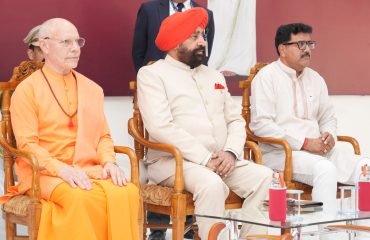 The Governor participating in the ceremony at Swami Ram Himalayan University.