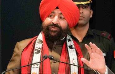 राजभवन में आयोजित जनजातीय गौरव दिवस एवं झारखण्ड राज्य स्थापना दिवस कार्यक्रम को संबोधित करते हुए राज्यपाल।