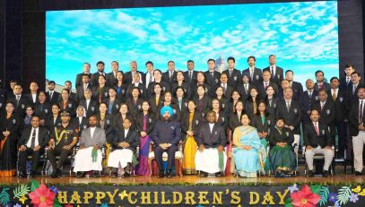 The Governor with the college principal, Brother Jayaseelan, and teachers at the "Yogdhara" program organized at the historic St. George's College in Mussoorie.