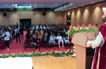Governor addressing the 5th Convocation