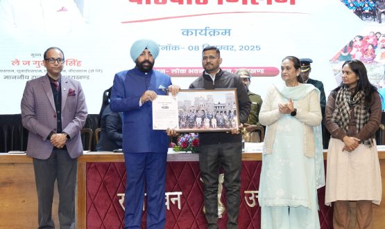 The Governor honoring an employee