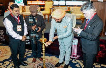 02 The Governor inaugurating the 