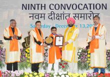 The Governor presenting a gold medal and degree to a student of DIT University, Dehradun, at the 9th Convocation Ceremony.;?>