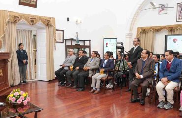 The Governor addressing the students who returned from the Bharat Darshan educational trip at Lok Bhavan.