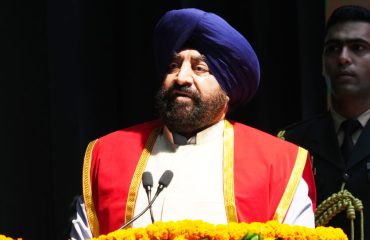 The Governor addressing the Convocation