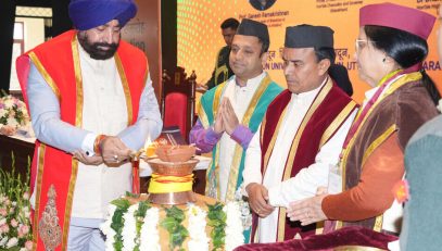 The Governor inaugurating the 6th Convocation.