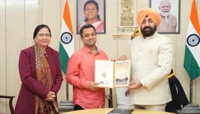 Professor Ganesh Ramakrishnan giving a presentation on various aspects of AI