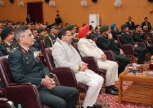 The Governor and CM participating in the seminar;?>