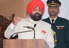 The Governor addressing the seminar;?>