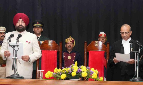 The Governor administering the oath of office to the newly appointed Chief Justice of the Uttarakhand High Court, Shri Manoj Kumar Gupta, at Lok Bhavan, Dehradun.