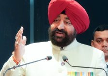 सशस्त्र बल भूतपूर्व सैनिक दिवस (वेटरन्स डे) के अवसर पर लोक भवन में ‘‘एक शाम सैनिकों के नाम’’ कार्यक्रम को संबोधित करते हुए राज्यपाल।;?>