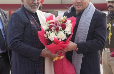 The Chief Minister welcoming Vice President Shri C.P. Radhakrishnan upon his arrival at Jolly Grant Airport in Devbhoomi Uttarakhand.