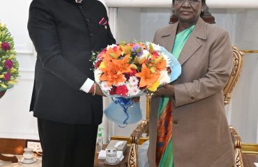 The Governor paying a courtesy call on President