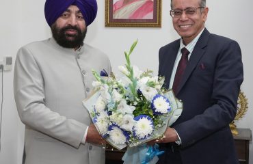 Director of the (IIM), Kashipur, Dr. Neeraj Dwivedi, paying a courtesy call on the Governor.