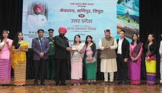The Governor honoring the artists on the occasion of the State Foundation Day programs of various states held at Lok Bhavan.