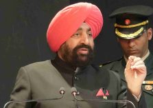 लोक भवन में आयोजित विभिन्न राज्यों के राज्य स्थापना दिवस कार्यक्रम को संबोधित करते हुए राज्यपाल।;?>