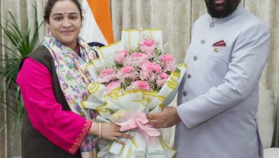 Smt. Aparna Yadav paying courtesy call on the Governor.