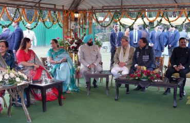 The Governor and Chief Minister meeting with dignitaries present at the 'At Home' program at Lok Bhavan