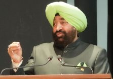 भ्रष्टाचार कारण एवं निवारण विषयक गोष्ठी संबोधित करते हुए राज्यपाल।