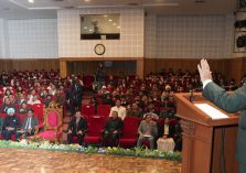 The Governor addressing the 