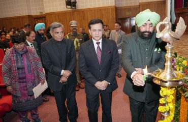 The Governor inaugurating the 