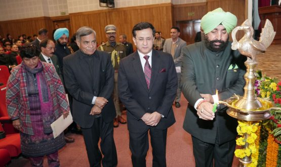 The Governor inaugurating the 