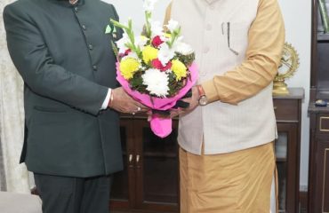 The newly appointed Vice Chancellor of Uttarakhand Sanskrit University, Haridwar, Prof. Ramakant Pandey paying a courtesy call on the Governor.