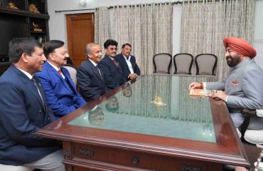 The Governor interacting with officials of the PPS (Retired) Officers Welfare Association Uttarakhand.