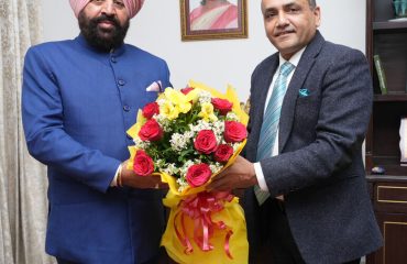 DG, Shri Abhinav Kumar, paying a courtesy call on the Governor.