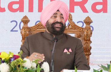 वसंतोत्सव-2026 के ‘कर्टेन रेजर’ कार्यक्रम को संबोधित करते हुए राज्यपाल।