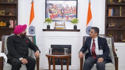 Vice Admiral Lochan Singh Pathania, Chief Hydrographer, Indian Navy, pays courtesy call on the Governor