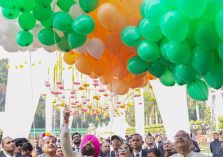 The Governor releasing colorful balloons