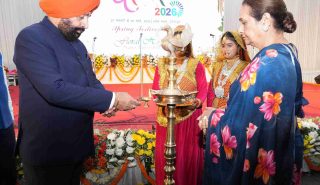 The Governor inaugurating the cultural evening programme organised on the first day of Vasantotsav-2026.