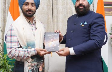 प्रख्यात सूफी गायक श्री सतिंदर सरताज