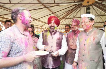 The Governor and Chief Minister celebrating Holi with dignitaries on the auspicious occasion of Holi.