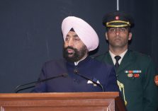 अंतर्राष्ट्रीय महिला दिवस के उपलक्ष्य में आयोजित कार्यक्रम को संबोधित करते हुए राज्यपाल।