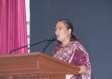 अंतर्राष्ट्रीय महिला दिवस के उपलक्ष्य में आयोजित कार्यक्रम को संबोधित करती हुईं महिला एवं बाल विकास मंत्री श्रीमती रेखा आर्या।