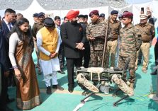 The Governor visiting the exhibition set up at 'The Tehri Lake Festival' in Tehri Garhwal.