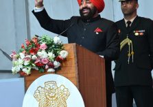 टिहरी गढ़वाल में आयोजित ‘द टिहरी लेक फेस्टिवल’ कार्यक्रम को संबोधित करते हुए राज्यपाल।