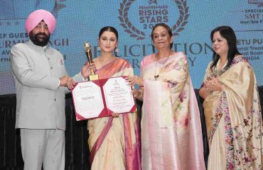 लोक भवन में कॉन्फेडरेशन ऑफ वीमेन एंटरप्रेन्योर्स ऑफ इंडिया द्वारा आयोजित “महिला उद्यमीः उभरते सितारे” सम्मान समारोह में प्रतिभाग किया।