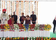 राज्यपाल ने लोक भवन में आयोजित शपथ ग्रहण समारोह में उत्तराखण्ड सरकार के मंत्रिपरिषद के नवनियुक्त मंत्रियों को पद एवं गोपनीयता की शपथ दिलाई।