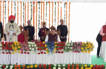 राज्यपाल ने लोक भवन में आयोजित शपथ ग्रहण समारोह में उत्तराखण्ड सरकार के मंत्रिपरिषद के नवनियुक्त मंत्रियों को पद एवं गोपनीयता की शपथ दिलाई।