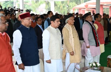 शपथ ग्रहण समारोह में उपस्थित गणमान्य लोग।