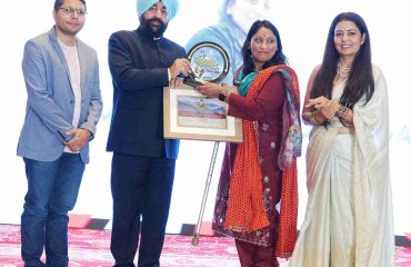 Congratulating all awardees, the Governor extended his best wishes for their bright future.