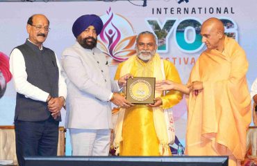 The Governor, Lieutenant General Gurmit Singh (Retd), participated in the closing ceremony of the International Yoga Festival 2026 held in Rishikesh.