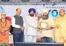 राज्यपाल लेफ्टिनेंट जनरल गुरमीत सिंह (से नि) ने ऋषिकेश में आयोजित अन्तर्राष्ट्रीय योग महोत्सव-2026 के समापन कार्यक्रम में प्रतिभाग किया।