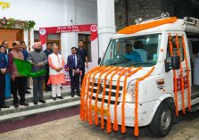 ‘‘100 दिन सघन टीबी उन्मूलन’’ अभियान के अंतर्गत मोबाइल वैन को फ्लैग ऑफ करते हुए राज्यपाल