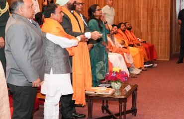 The Governor formally launching ‘Pragyanam’