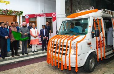 The Governor flagging off a mobile van as part of the 