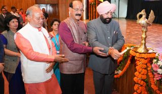 ‘‘100 दिन सघन टीबी उन्मूलन’’ अभियान का शुभारंभ करते हुए राज्यपाल।